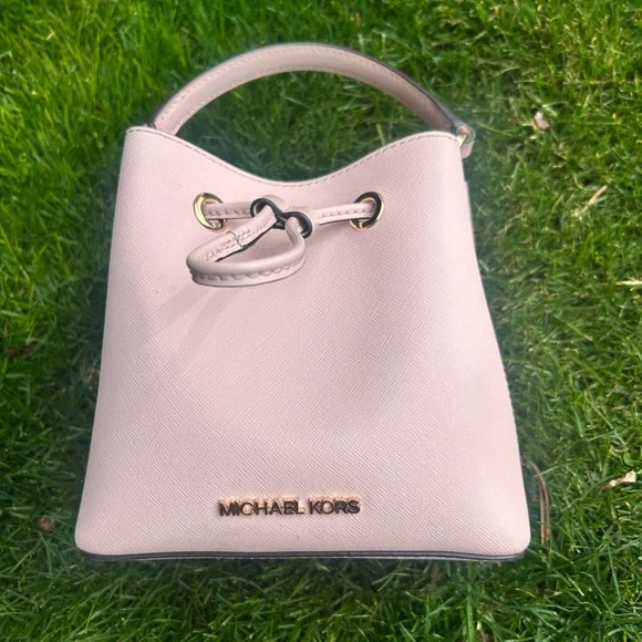 Michael Kors Cream Suri Saffaino Crossbody Bag EUC - Picture 10 of 13